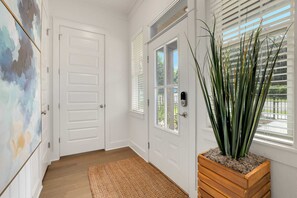 Interior - The Truvy - 2.5 mi to UofA and DT Fayetteville (Fayetteville)