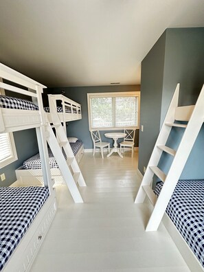4 slaapkamers, reisbedje, gratis wifi, beddengoed