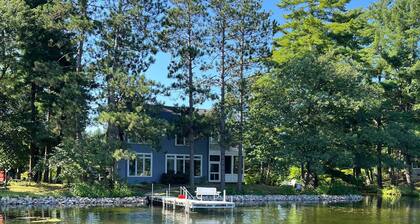 Lakefront, Family Friendly - Modern luxuries with up north atmosphere