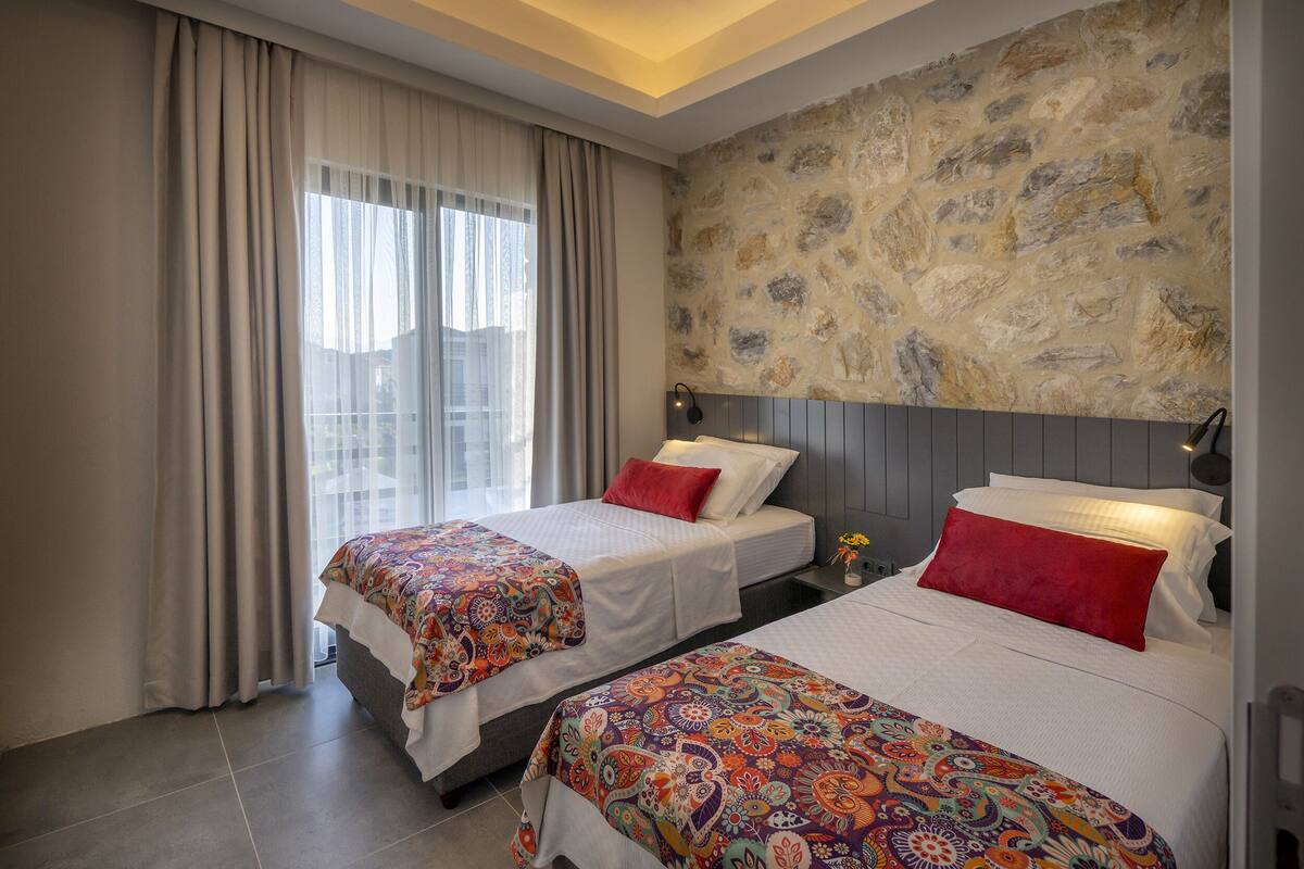 Premium bedding, minibar, in-room safe, rollaway beds (surcharge)