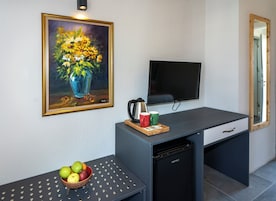 Ropa de cama de alta calidad y minibar 