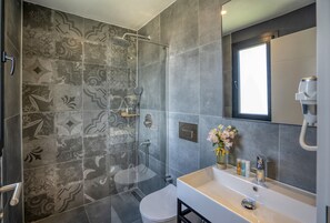 淋浴設備、風筒、提供毛巾、番梘