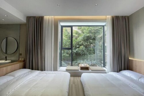 Shenzhen Maoxiang Hotel (Wutongshan Scenic Area)