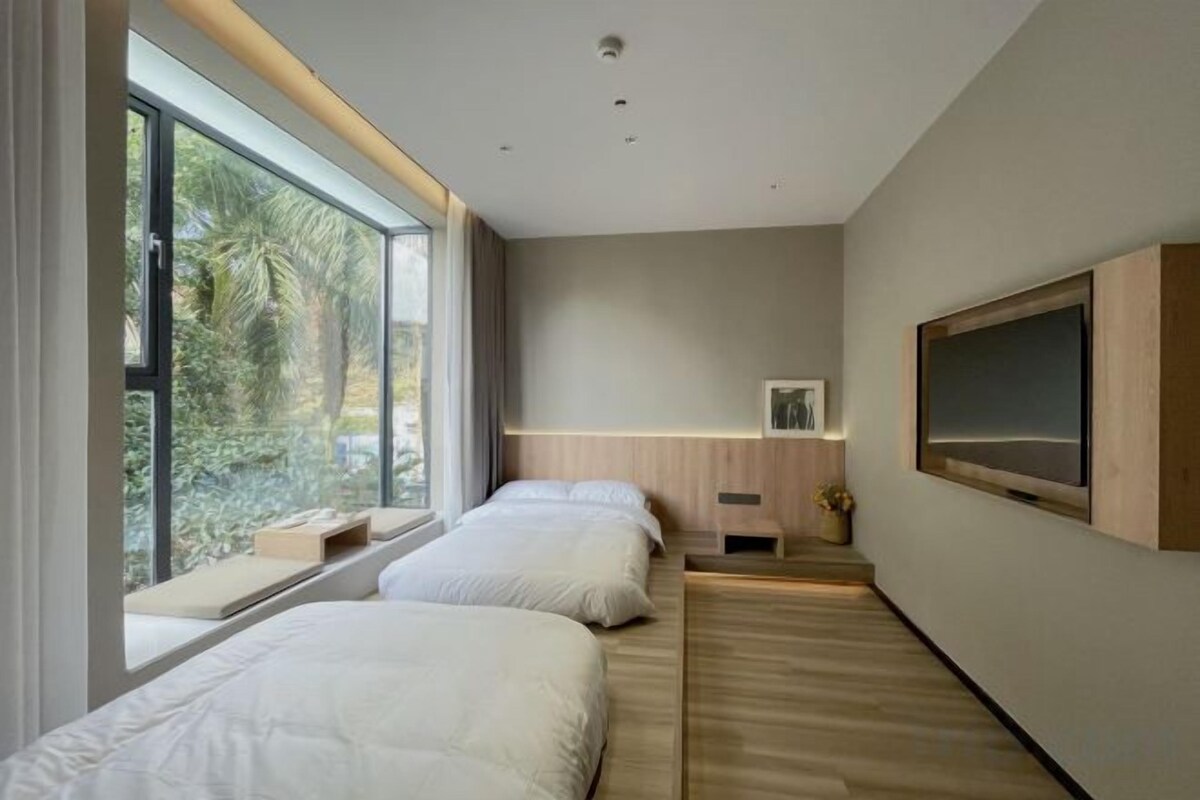 Cozy Tatami Room