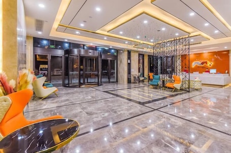Interior. Borrman Hotel (Chongqing Ronghui Peninsula)
