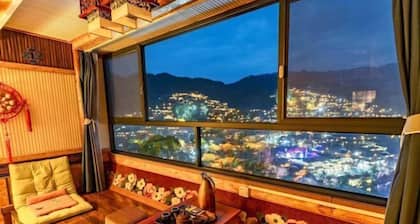 Xijiang Qianhu Miaozhai Hanshe Inn (Observation Deck Store)