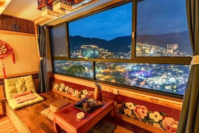Xijiang Qianhu Miaozhai Hanshe Inn (Observation Deck Store)
