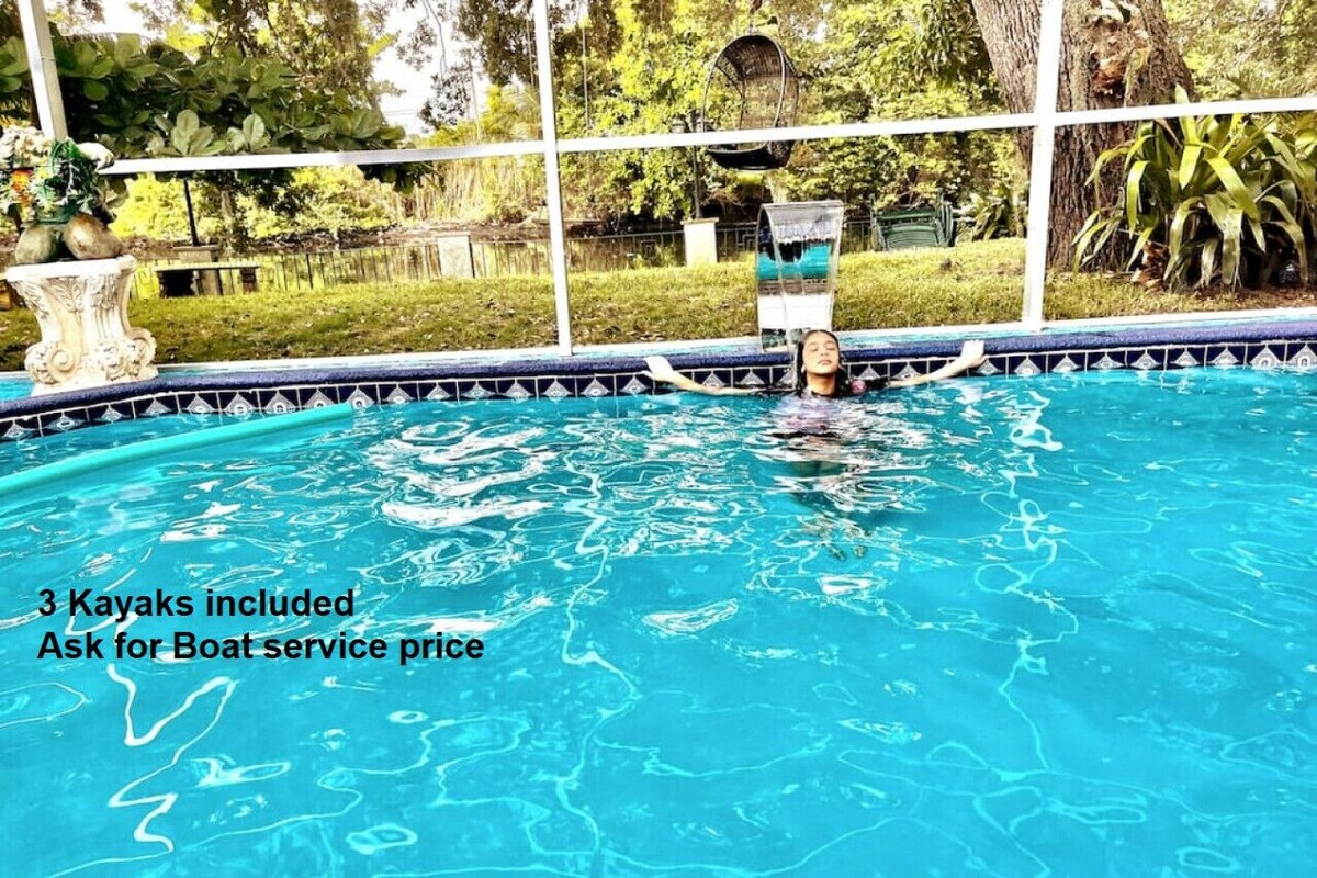Work & Play: Waterfront 3BR w/ Pool, Fast Wi-Fi, Kayaks, Near Beach, Airport