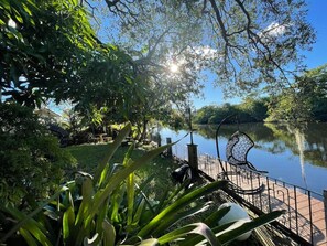 Property grounds - Work & Play: Waterfront 3BR w/ Pool, Fast Wi-Fi, Kayaks, Near Beach, Airport (Fort Lauderdale)