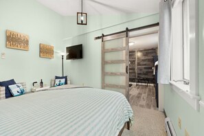 1 habitación, tabla de planchar con plancha, wifi y ropa de cama