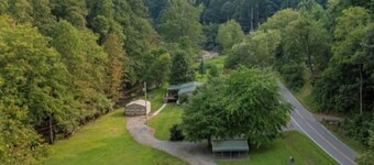 Creek Life Cottage is a place where you can relax and unwind on the creek.