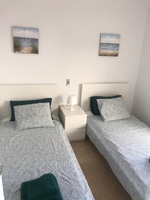 2 chambres, fer et planche Ă repasser, Wi-Fi gratuit, draps fournis