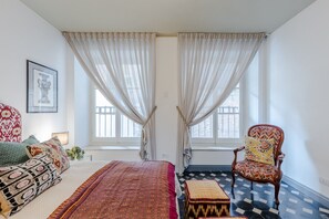 2 chambres, fer et planche à repasser
