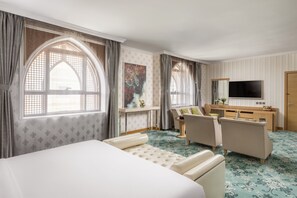 Coffres-forts dans les chambres, bureau, fer et planche à repasser