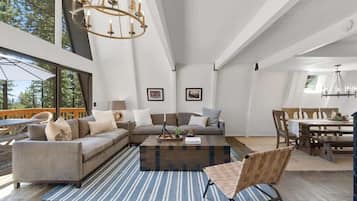 Télévision, cheminée, Netflix, livres