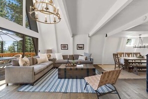 TV, fireplace, Netflix, streaming services - Vacation Paradise at Incline Village, Access to Private Beach (Incline Village)