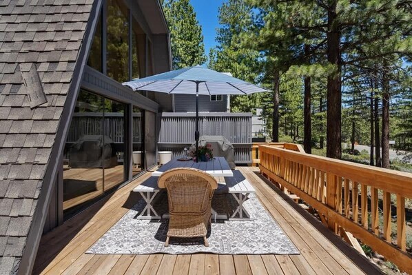 تناول الطعام بالخارج