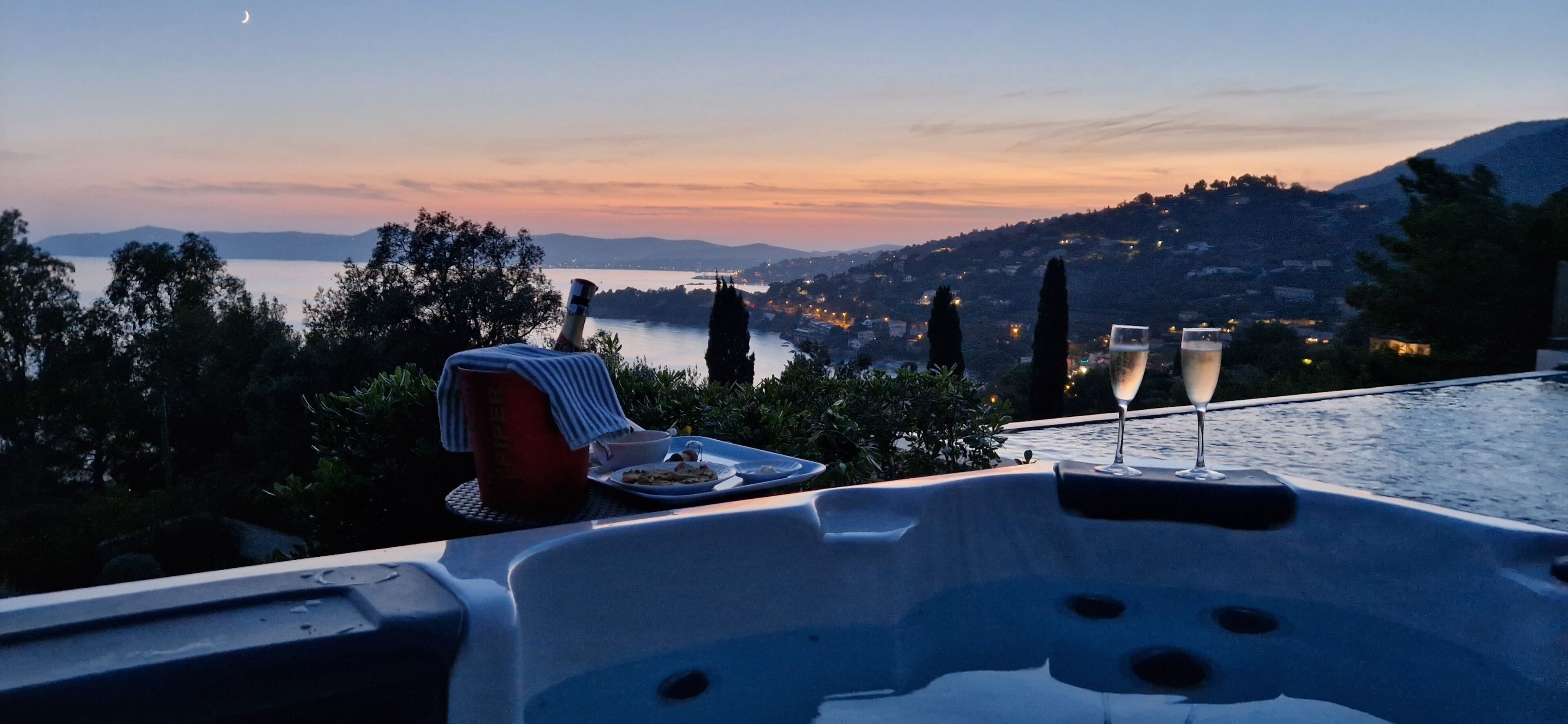 Bain à remous extérieur