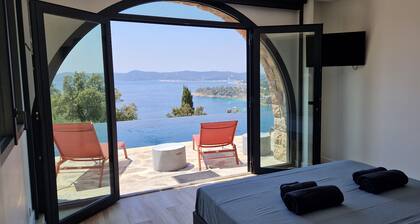 Villa d'exception vue mer 180° - 500 m de la plage - Piscine chauffée - Spa