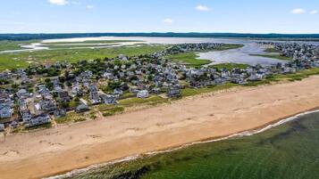In StrandnĂ€he, StrandtĂŒcher