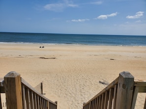 On the beach - Sweeping Ocean Views, Spectacular Sunrises, One-level living, KD3311 (Kill Devil Hills)