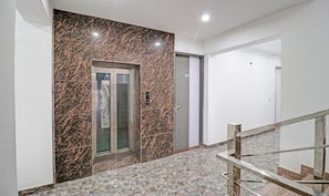 Elevator - Treebo Grand Town House (Faridabad)