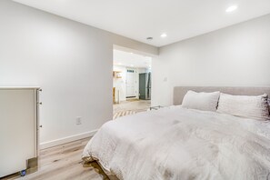 Internet, bed sheets - Modern Queen Anne studio - full kitchen - one block to Kerry Park, near downtown (Seattle)