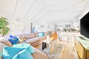 Televisie en een open haard