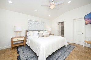 3 bedrooms, travel cot, WiFi, bed sheets