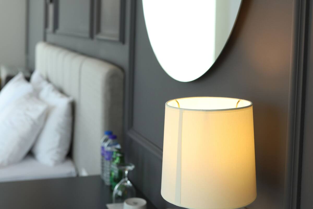 classic studio suite | minibar, desk, laptop workspace, bed sheets