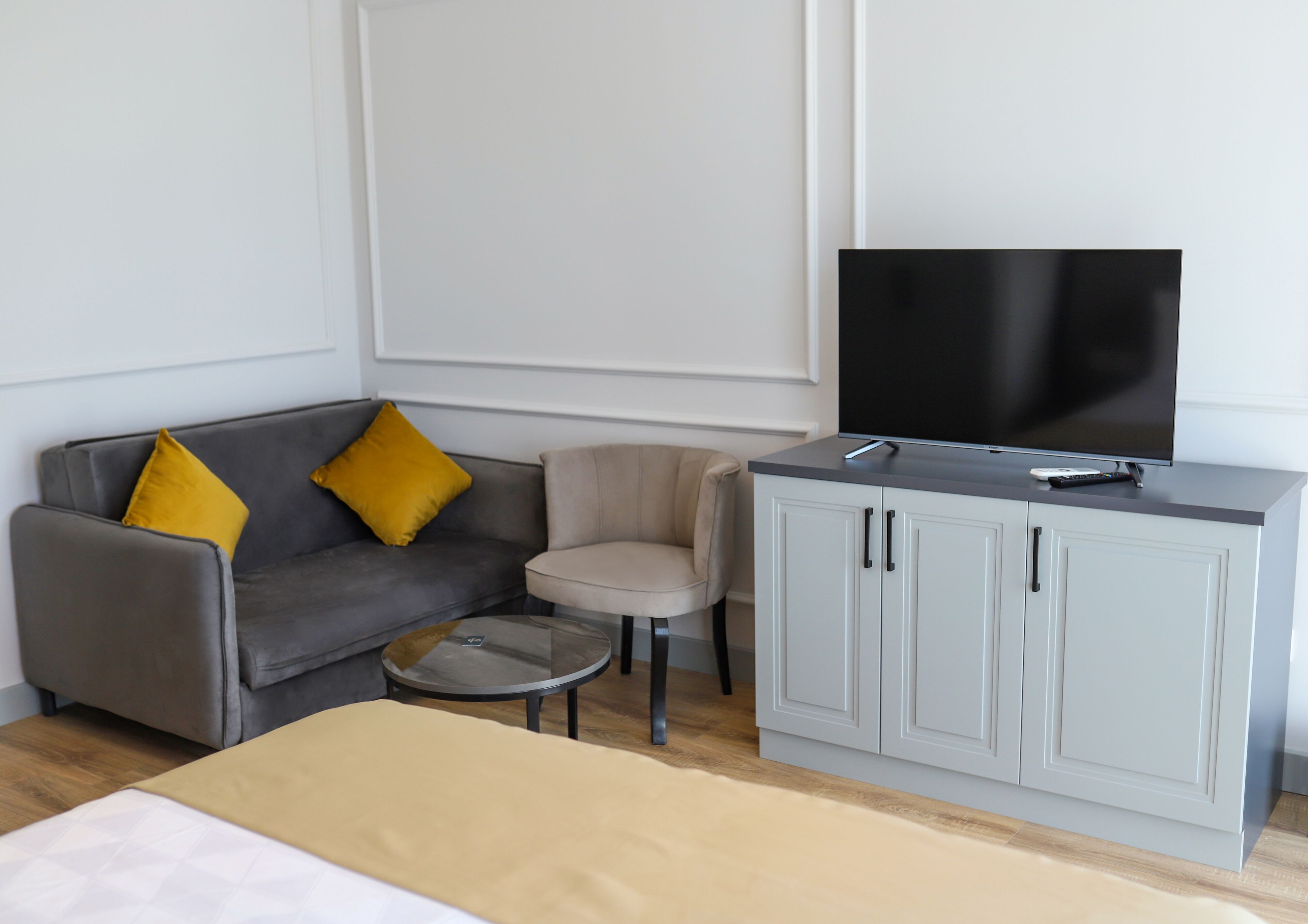 classic studio | minibar, desk, laptop workspace, bed sheets