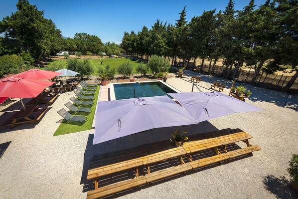 Outdoor pool - PRESTIGIOUS HOUSE "THE HOUSE OF VENTOUX (Courthezon)