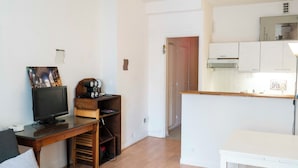 Living area - Charming studio with view near Montmartre (Paris)