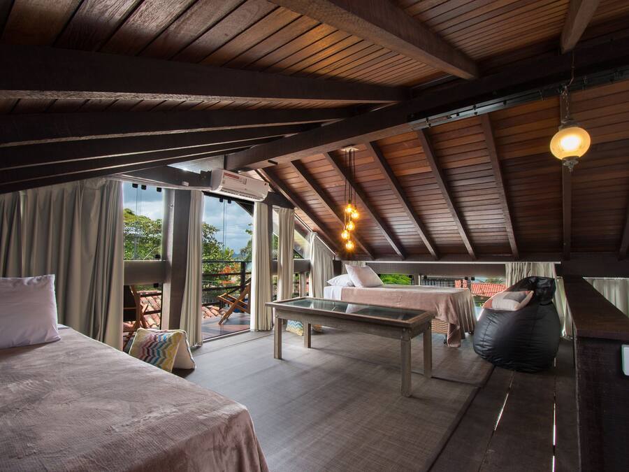 Premium Room | Down duvets, travel cot, free WiFi, bed sheets