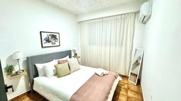 2 bedrooms, in-room safe, desk, iron/ironing board