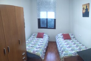 4 Schlafzimmer, Bügeleisen/Bügelbrett, WLAN, Bettwäsche