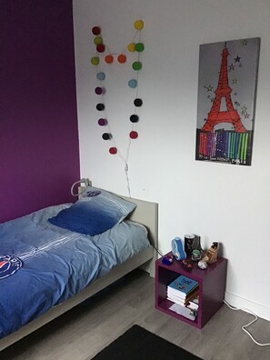 4 habitaciones, tabla de planchar con plancha y wifi gratis 