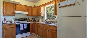 Connect with Nature at this Peaceful home near by multiple springs and trails .