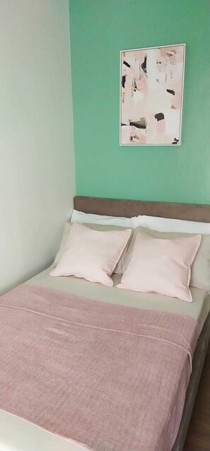 1 quarto, Wi-Fi de cortesia, roupa de cama