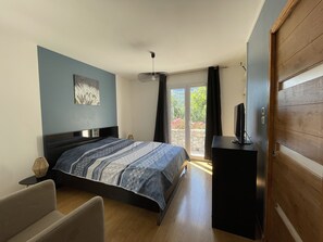 4 chambres, fer et planche à repasser, lit parapluie, Wi-Fi