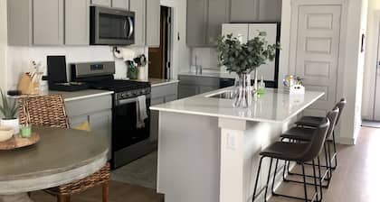 Excellent Location Private Safe New Construction Austin