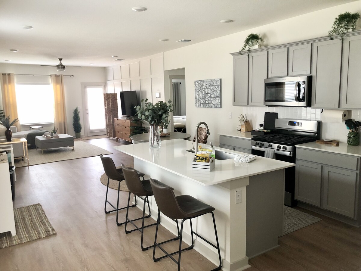 Excellent Location Private Safe New Construction Austin