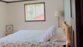 2 bedrooms, travel crib, free WiFi, bed sheets