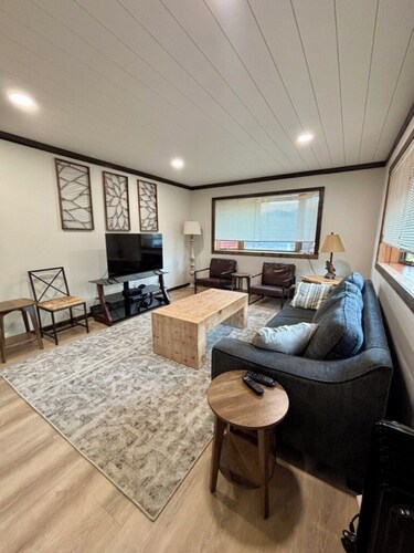 Quiet retreat on Little Whitefish Lake