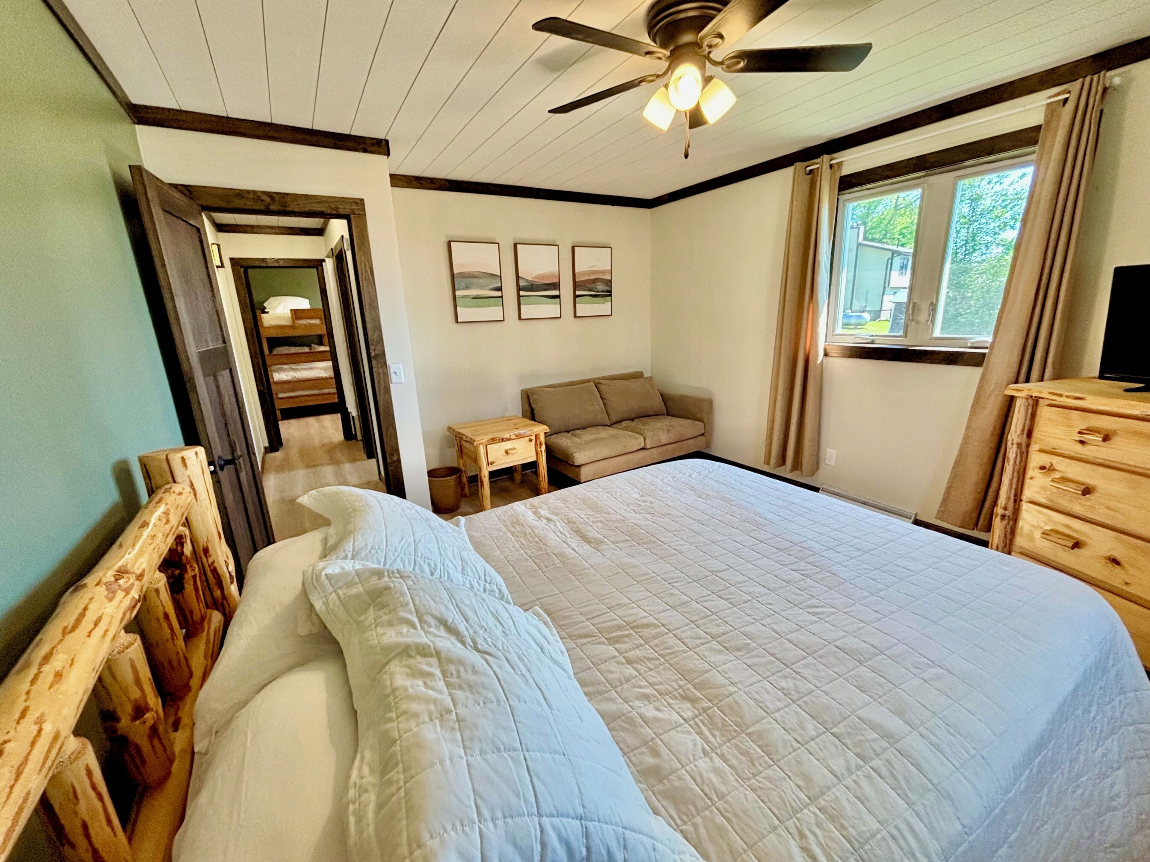 3 dormitorios, cuna de viaje, wifi gratis y ropa de cama