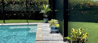 Beautiful canal view, direct Gulf access, gorgeous heated saltwater pool!