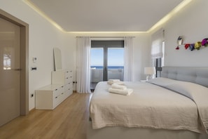 Luxury-Villa, 4 Schlafzimmer | Zimmersafe, individuell dekoriert, individuell eingerichtet