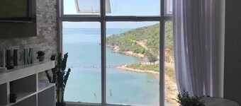 Modern yet cozy seaside condo with breathtaking views!