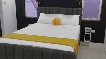 2 habitaciones, escritorio, tabla de planchar con plancha y wifi gratis