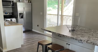 4-Bedroom Lake House in East Okoboji Lake